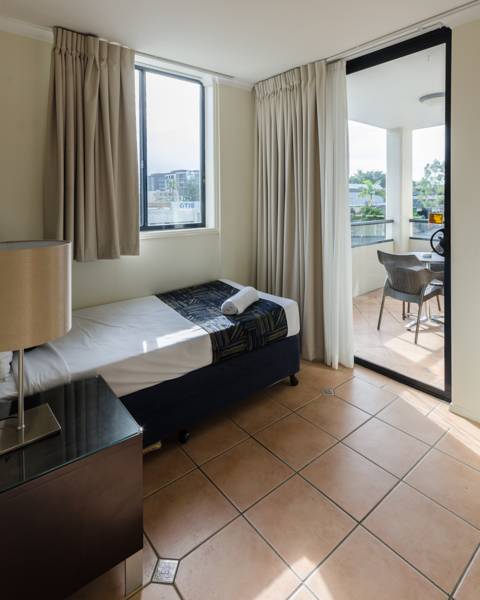 West End Central Apartments