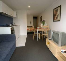 Waldorf Bankside Apartments  в Окленде