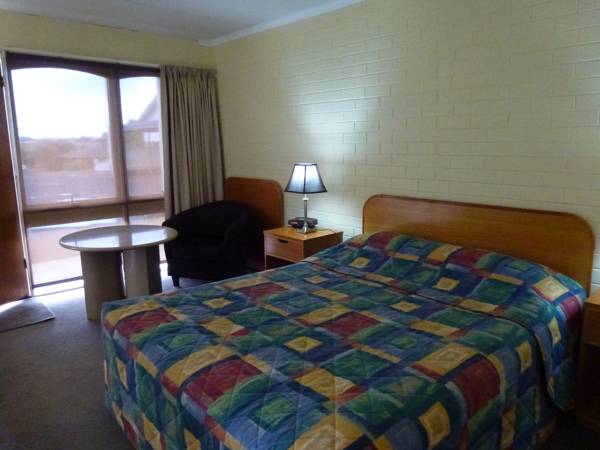 Econo Lodge Hacienda International
