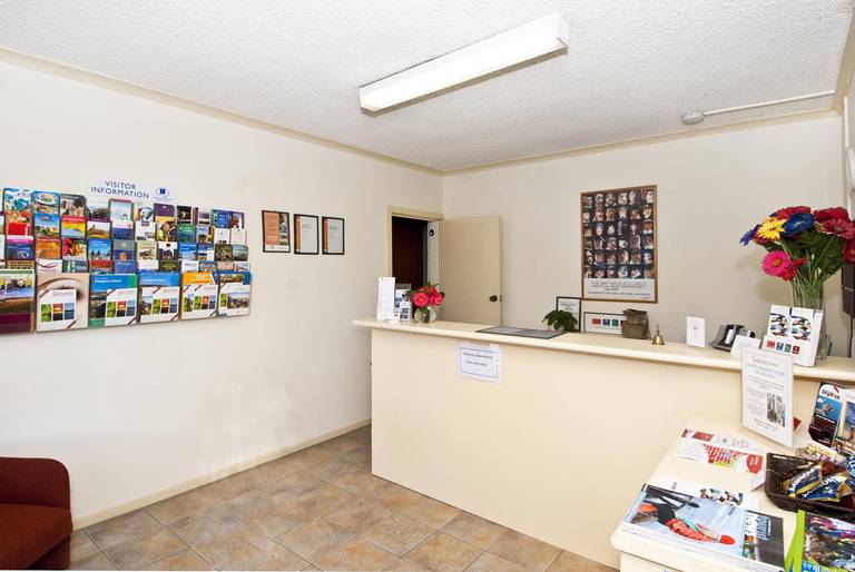 Econo Lodge Hacienda International