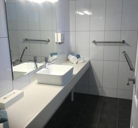 Albury Townhouse Motel в Элбэри