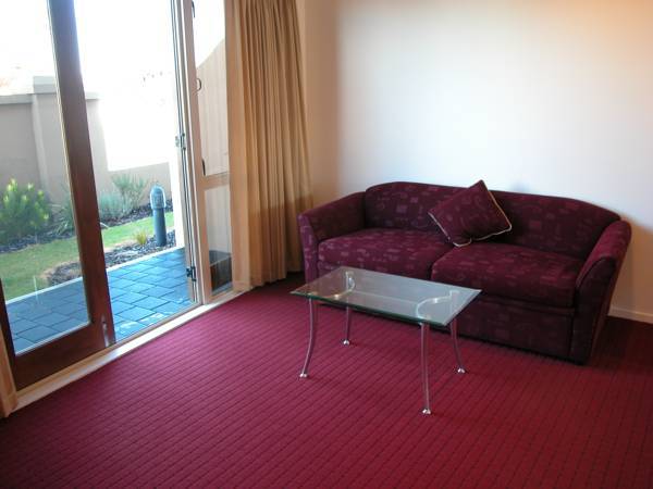 Chantillys Motor Lodge  4* Новая Зеландия, Таупо