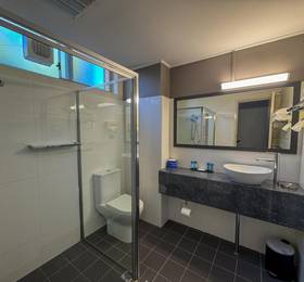 Туры в Golden West Motor Inn в Австралии