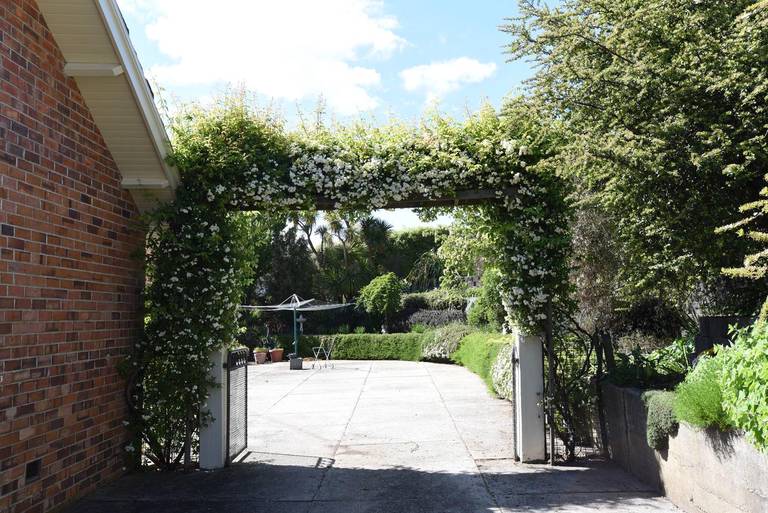 Trevallyn House B & B
