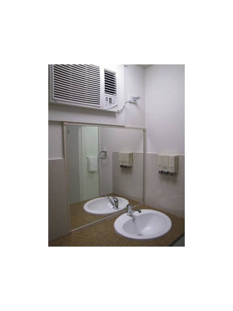 Slipway Hotel Motel