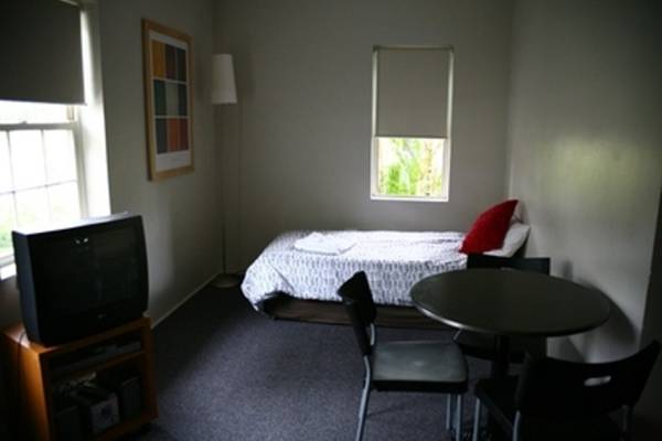Allender Apartments 