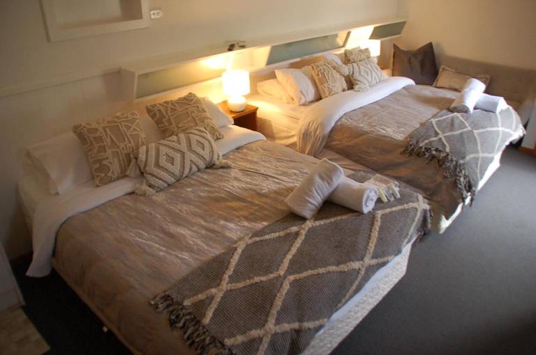 Calder Family Motel 