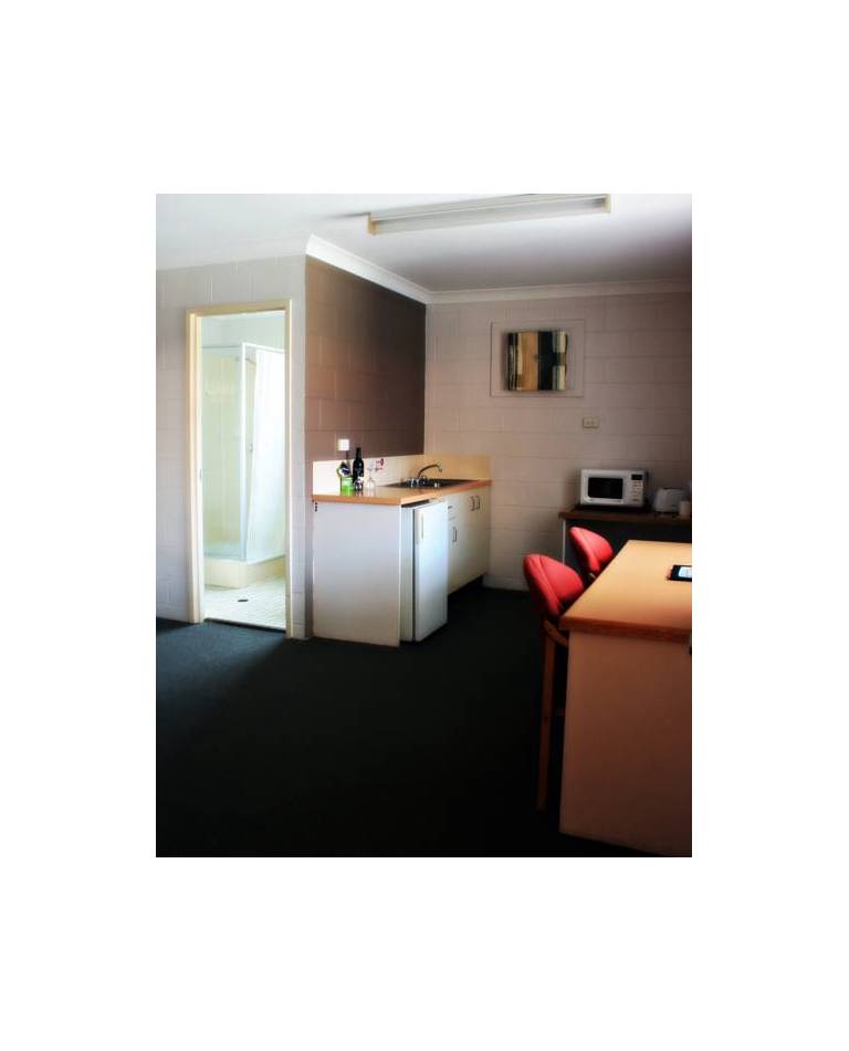 Castle Lodge Motel 