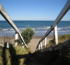 Wainui Beach Motel  в Гисборне
