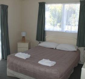Acorn Estate Motel  в Мастертоне