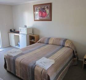 Raymar Motor Inn  в Бленеме
