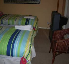 B & B's Retreat  в Батерсте