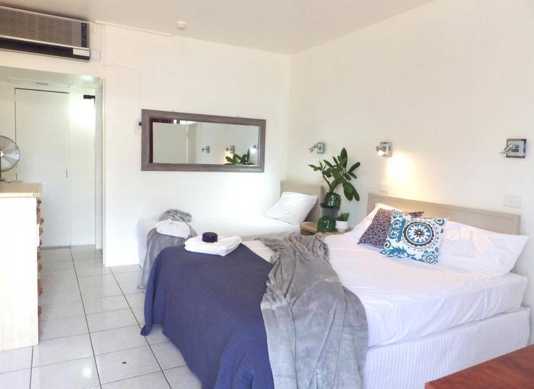 Poinciana Inn
