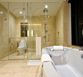 Renaissance Bangkok Ratchaprasong Hotel в Бангкоке
