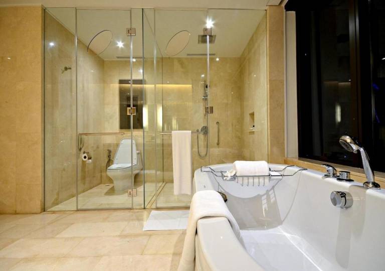 Renaissance Bangkok Ratchaprasong Hotel