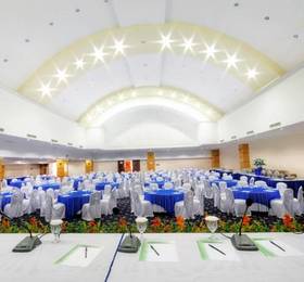 Hotel Madani Medan - Syariah Hotel в Медане