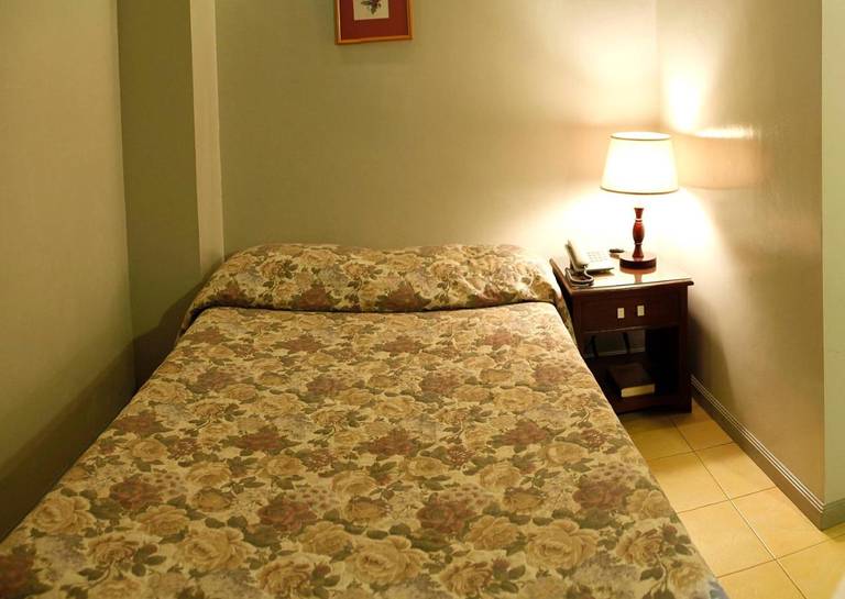 Casa Leticia Business Inn 