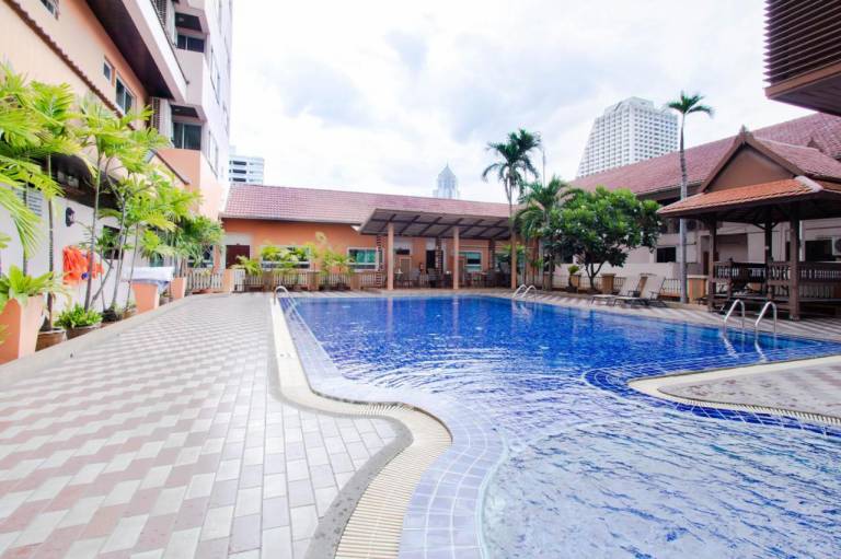 Teja Lake View Apartments