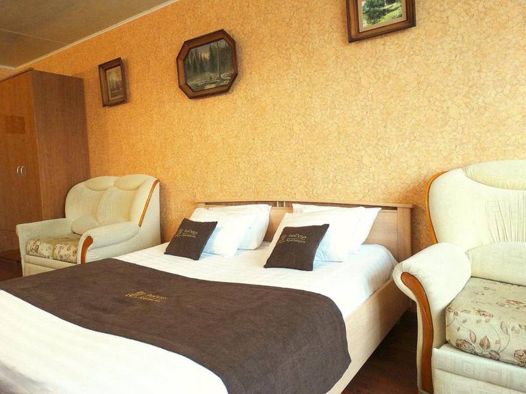 InnDays Deluxe Apartments 