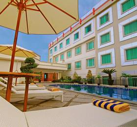 Rocky Plaza Hotel Padang  в Паданге