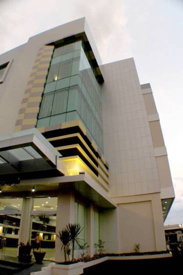 Daima Hotel by Prasanthi  3* Индонезия, Паданг