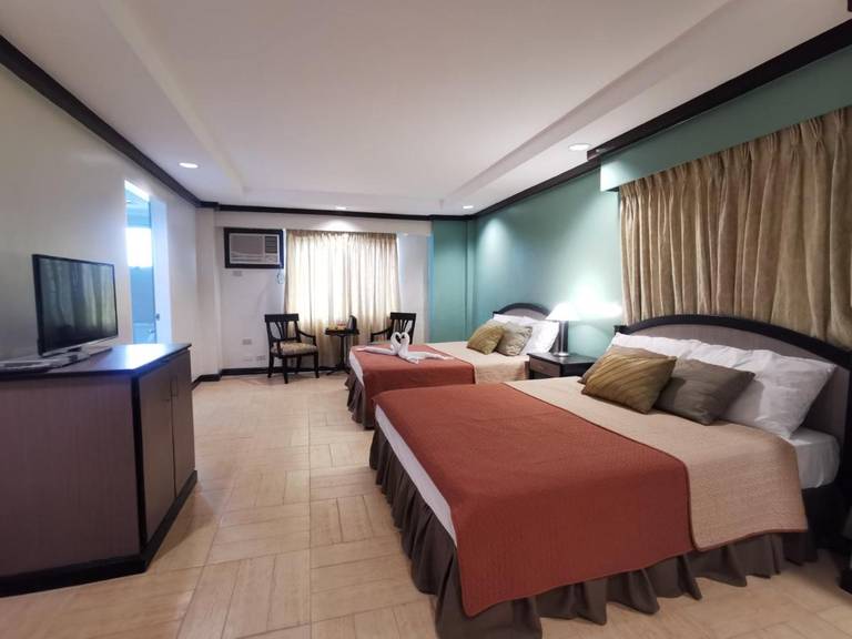 Tagaytay Country Hotel 