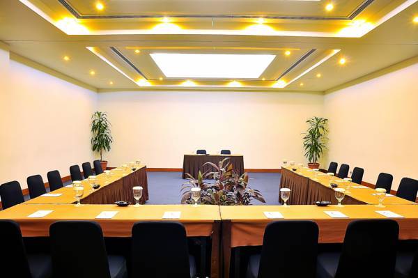 Hotel Santika Cirebon  3* Индонезия, Чиребон
