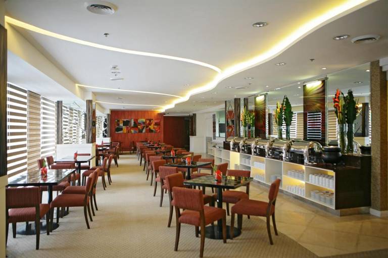 St Giles Hotel, Makati