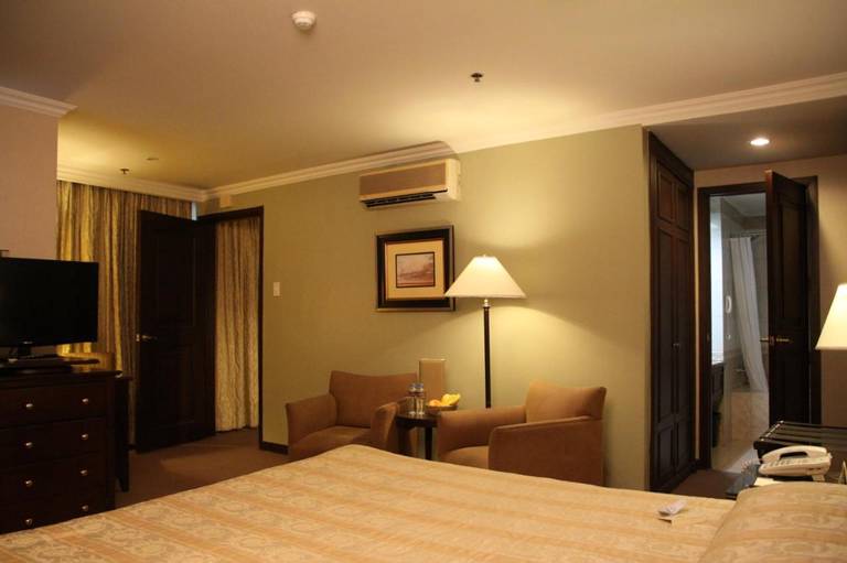 Herald Suites Solana 