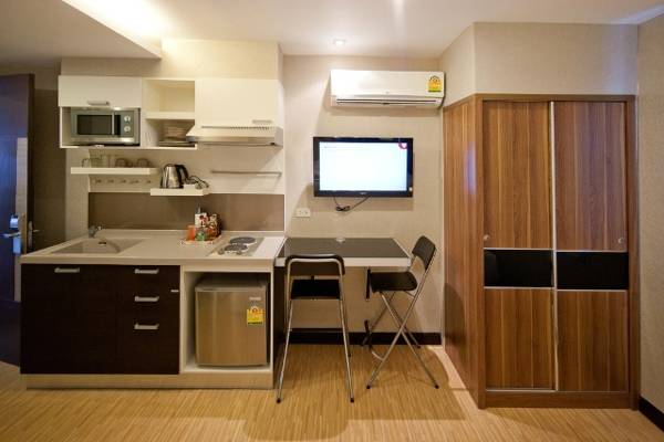 Check Inn Phromphong
