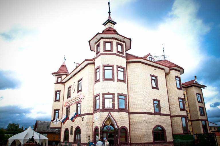 Отель Петровский Дворец 