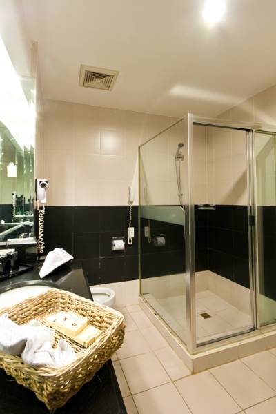 Pearl Garden Hotel  3*