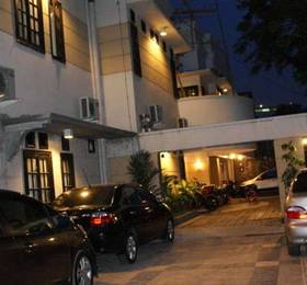 Lagura Residence Guest House в Джакарте
