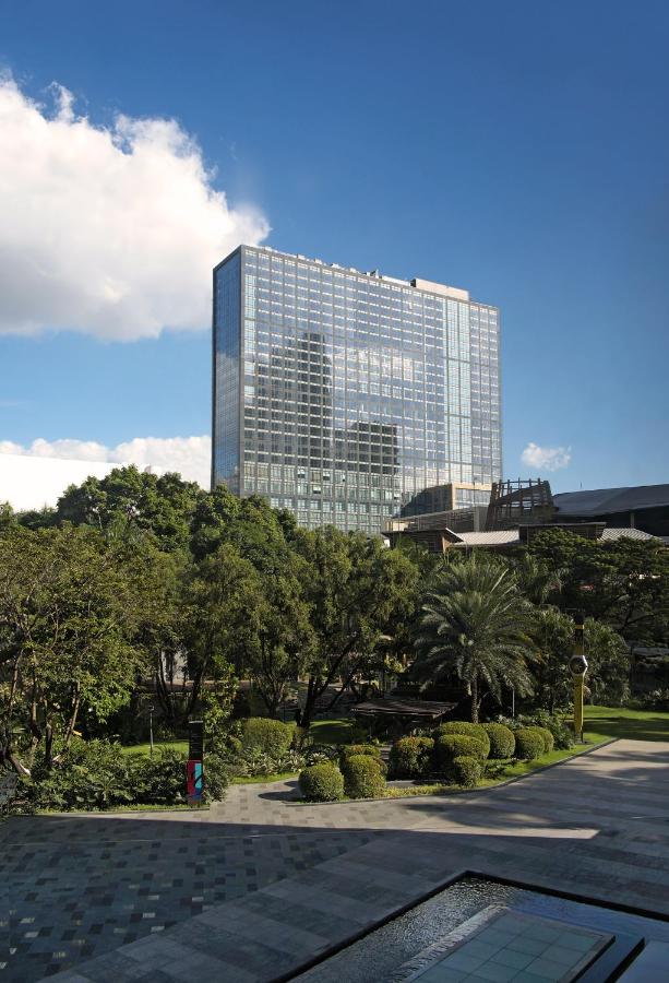 Fairmont Makati 5*