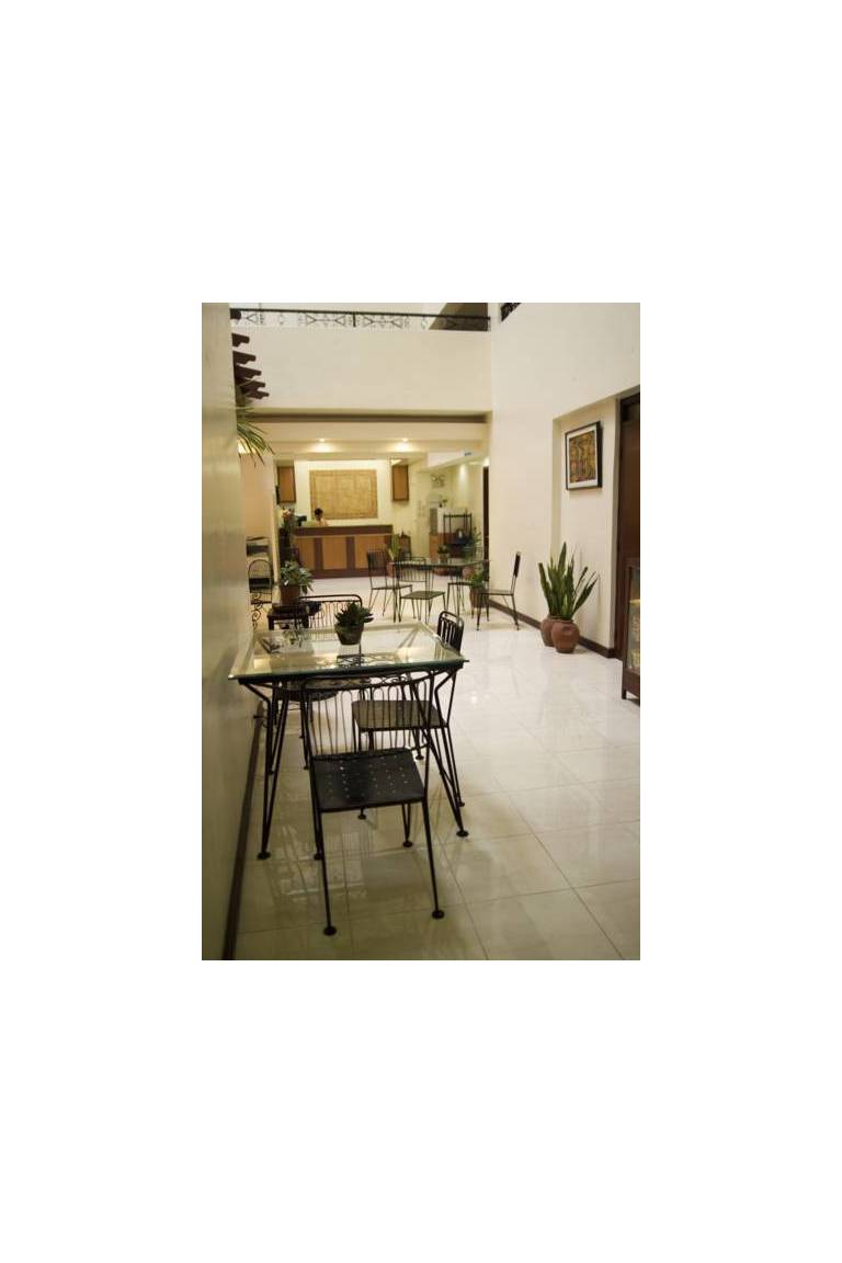 El Rico Suites 