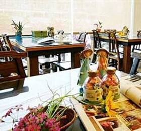 Manado Hostel  в Хуаляне