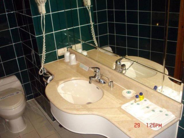 Yaward Hotel 