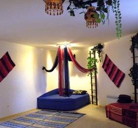 Azat Hotel  в Астане