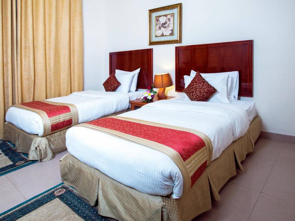 Safeer Plaza Hotel Apartments  3*