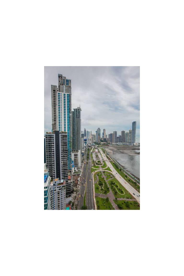 Avenida Balboa Apartments 