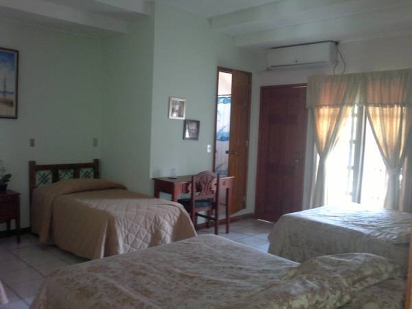 Hotel Los Pinos  3* Никарагуа, Манагуа
