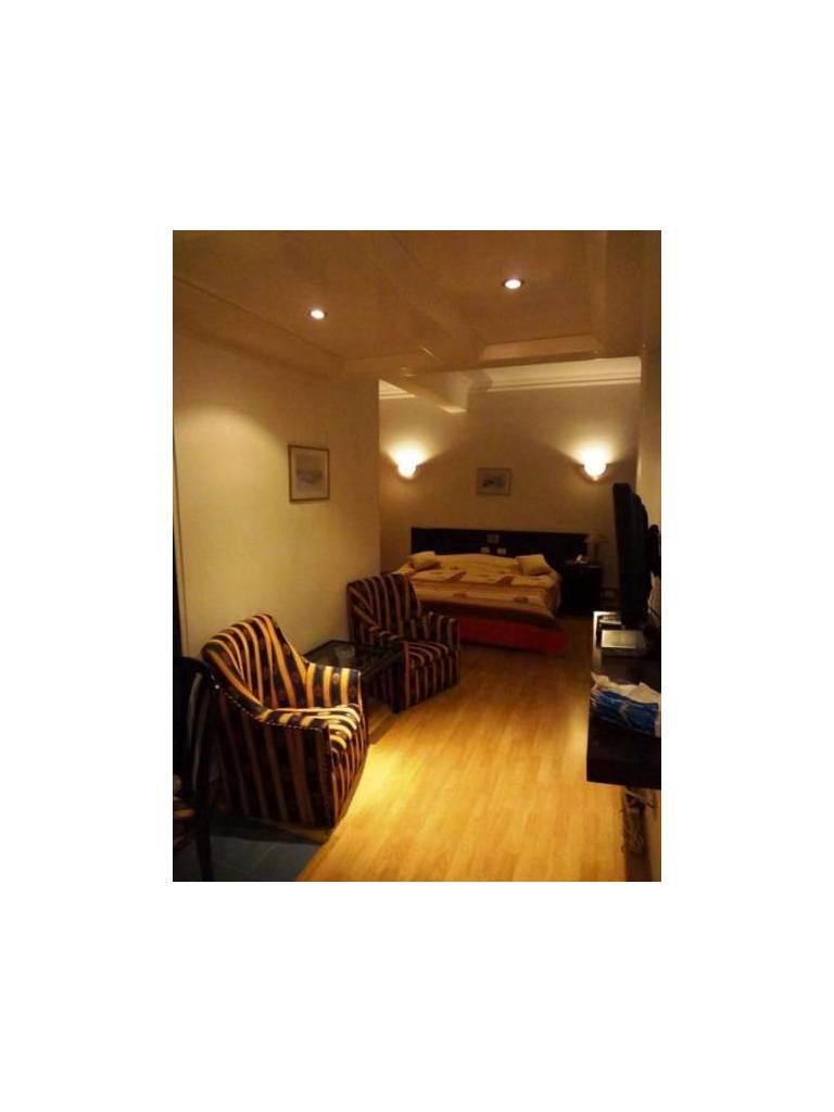 Elegant Suites 