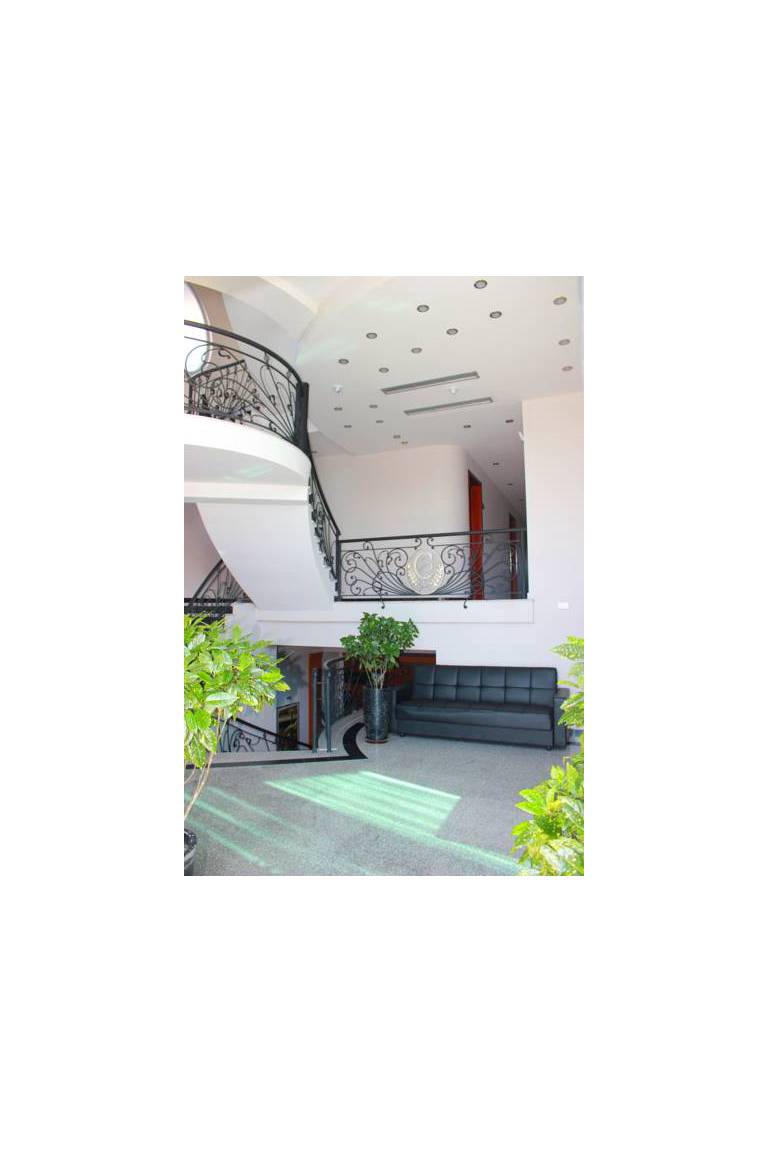 Cruise Hotel & Restaurant