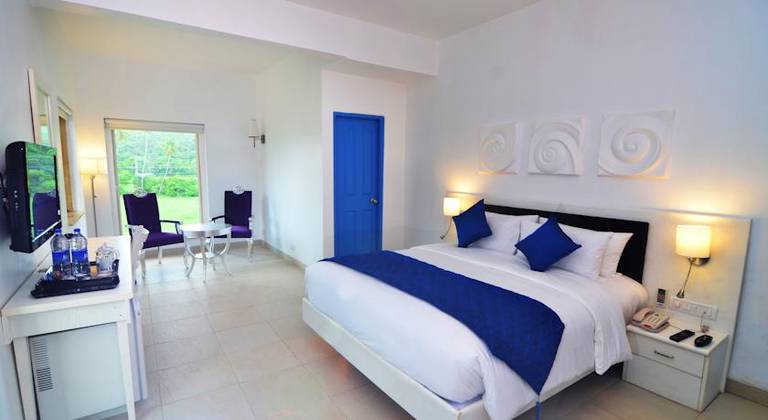 Azzure By Spree Hotel