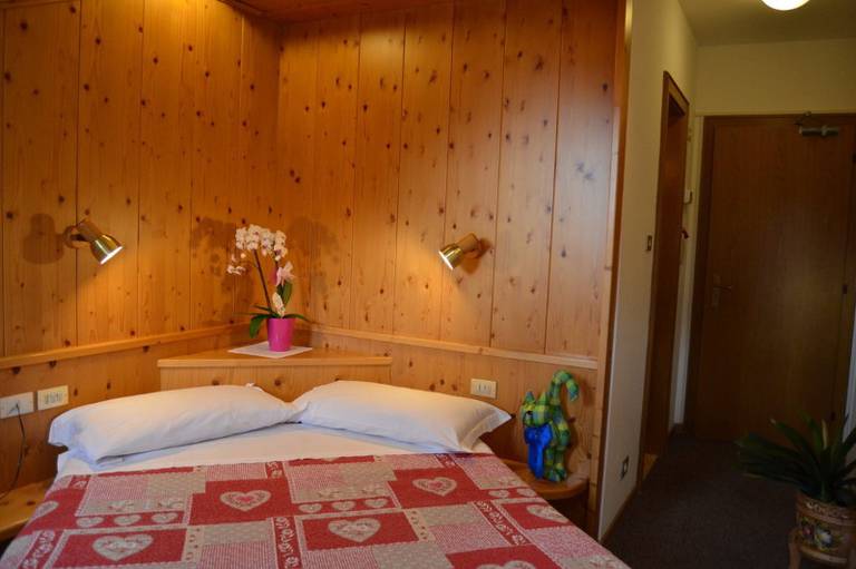 Ladina Hotel