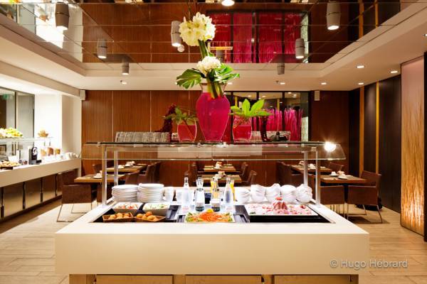 Holiday Inn Paris Notre Dame 4* Франция, Париж