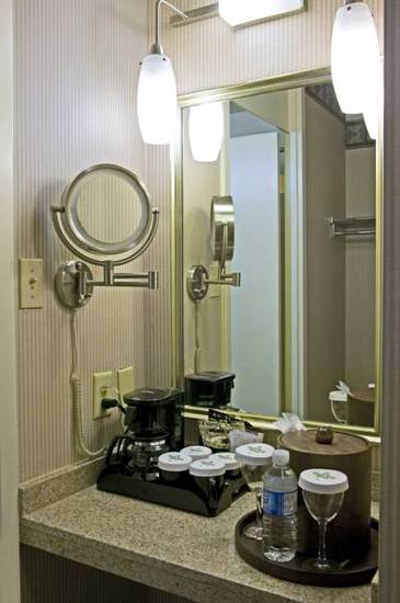 Holiday Inn Toronto - Yorkdale  3* Канада, Торонто