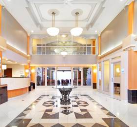 Holiday Inn Express Calgary South  в Калгари