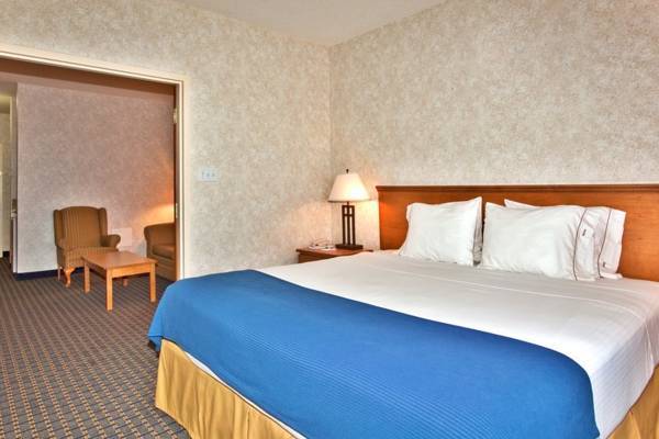 Holiday Inn Express Hotel & Suites Lethbridge  3* Канада, Летбридж
