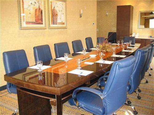 Holiday Inn Express & Suites Riverport Richmond  2* Канада, Ричмонд